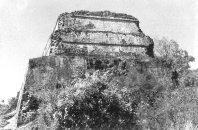 Pirámide del Tepozteco, vista posterior