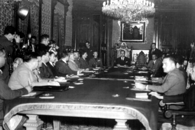 Manuel Ávila Camacho en Consejo de Ministros, para declaratoria del estado de guerra contra las potencias del Eje