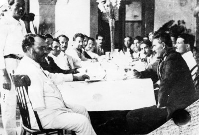 Álvaro Obregón en un banquete en Cuernavaca