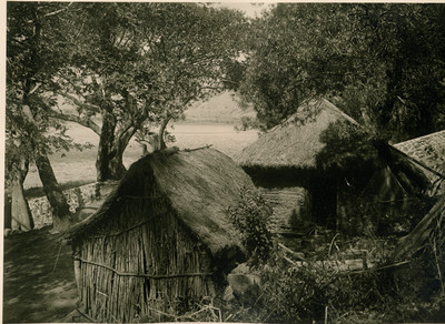 Casas cerca del lago de Amatitlán