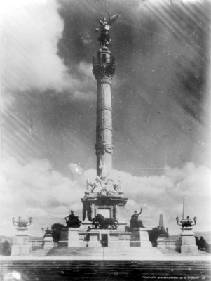 Columna de la Independencia, vista frontal
