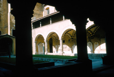 Vista lateral de los claustros en la Iglesia de Santa Maria Novella