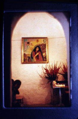 Vista de una pintura de una mujer y ángel