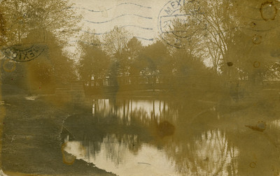 Puente en un lago, tarjeta postal