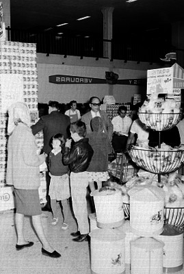 Gente en Comercial Mexicana