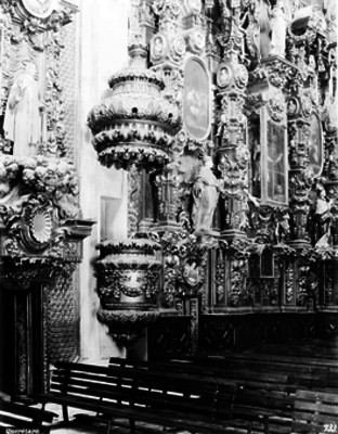 Iglesia de Santa Clara, Púlpito y retablo