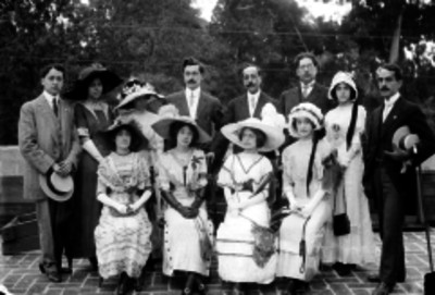 "Marcos Jiménez, I[n]g, Herrerías, Ernesto Herrerías" y otras personas, retrato de grupo