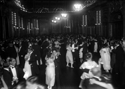 Baile organizado por la colonia española en México