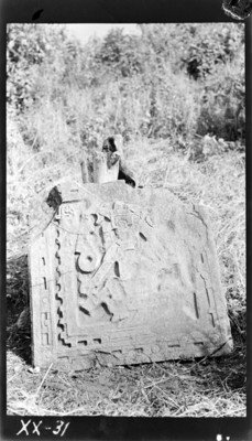 Panel 4 de la Pirámide de los Nichos