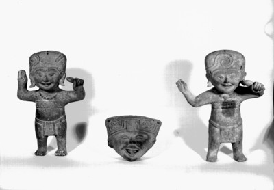 Figurillas de barro conocidas como "Caritas Sonrientes", danzantes y fragmento de cabeza