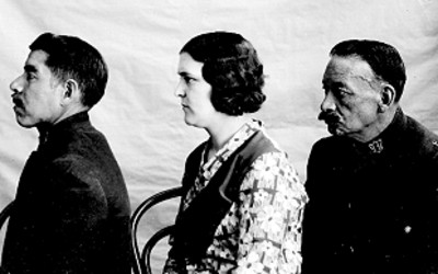 Empleados del Museo Nacional, retrato de perfil