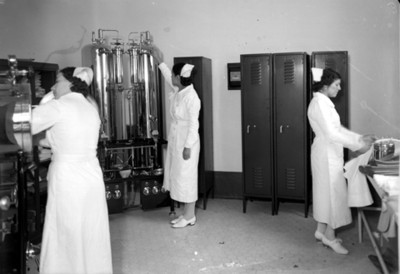 Enfermeras laboran en un hospital