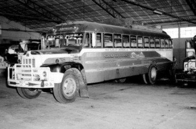 Autobus de la liena Chapultepec en un taller mecánico