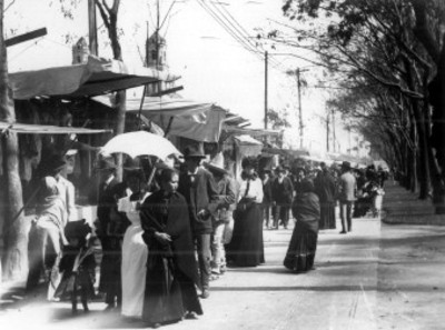 Puestos en la avenida de los Hombres Ilustres