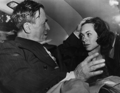 "Espías" se miran, retrato