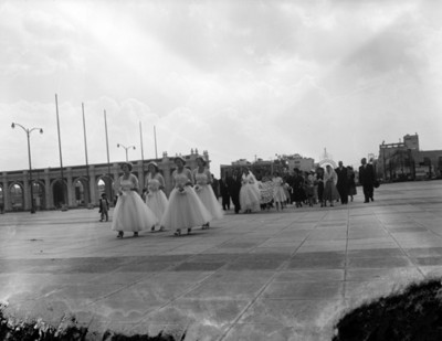 Cortejo nupcial en un atrio