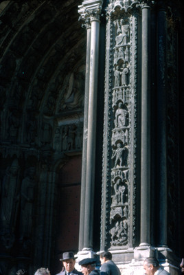 Friso de la portada norte, detalle de sus relieves escultoricos