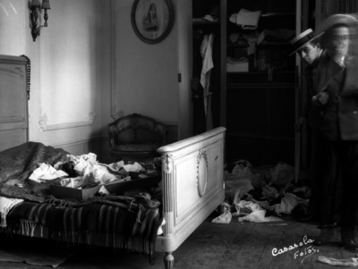 Miembros del Ministerio Público revisando la habitación de Jacinta Aznar