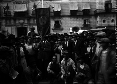 Manifestación de "telefonistas de la Erikson" frente a Palacio Nacional