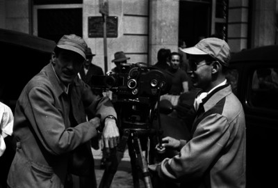 Camarógrafos al lado de la cámara durante el rodaje de la película Soy un prófugo