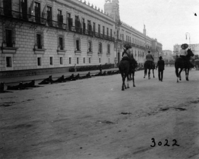 Fuerzas Federales defienden Palacio Nacional