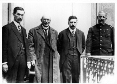 Victoriano Huerta, Manuel Mondragón, Félix Díaz y Aureliano Blanquet, retrato de grupo