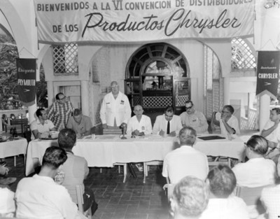 Congresistas asistentes a la "VI CONVENCIÓN DE DISTRIBUIDORES DE LOS PRODUCTOS Chrysler"