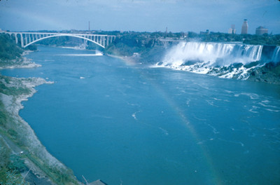 Rio, Cataratas del Niagara y puente, paisaje con arcoiris