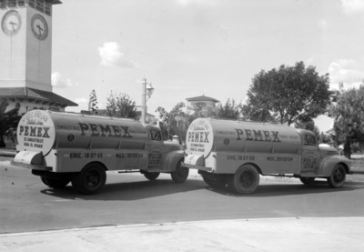 Pipas de servicio Antuna distribuidores de PEMEX