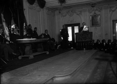 Venustiano Carranza y funcionarios durante la ceremonia de inauguración del Colegio Militar