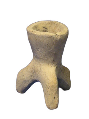 Candelero trípode