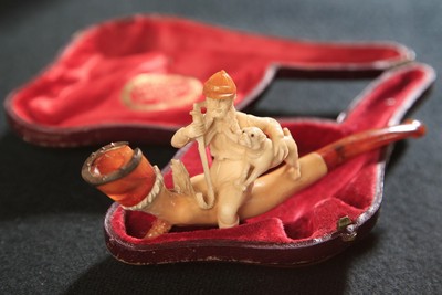 Pipa con figura de Maximiliano