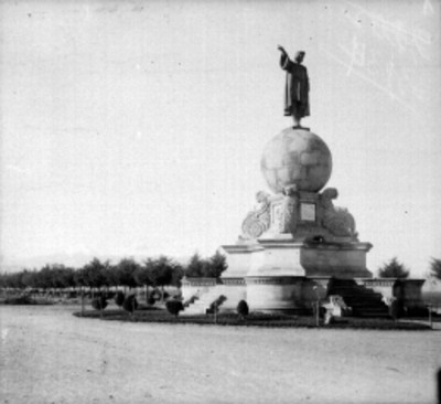 Monumento a Colón, vista lateral