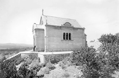 Capilla en el cerro de las Campanas