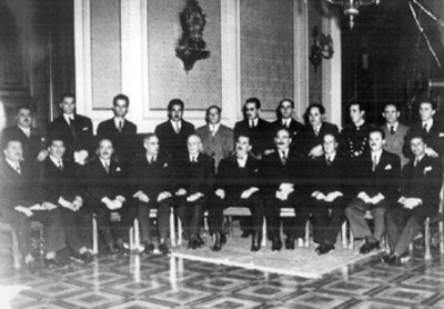 El General Cárdenas reorganiza su gabinete