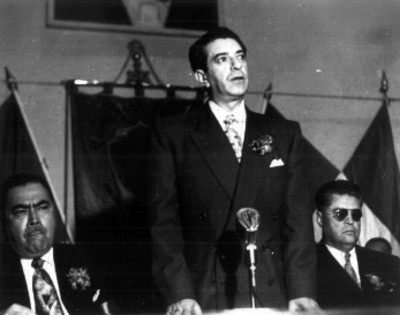 Adolfo López Mateos pronuncia discurso durante una ceremonia