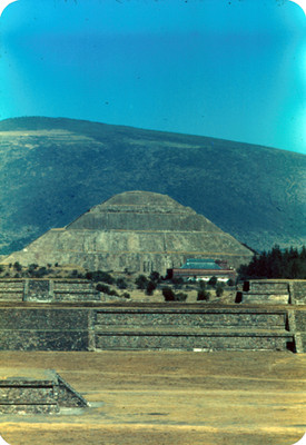 Piramide del Sol, vista frontal
