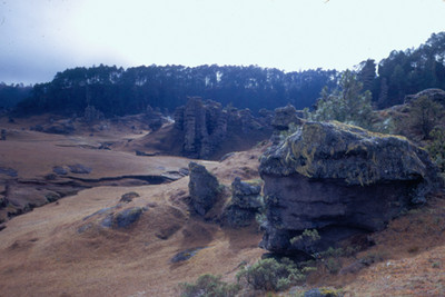 NH Piedras EncimadasNH, formaciones rocosas milenarias en el Valle