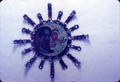 Representación de Miquiztli en un plato decorativo, detalle