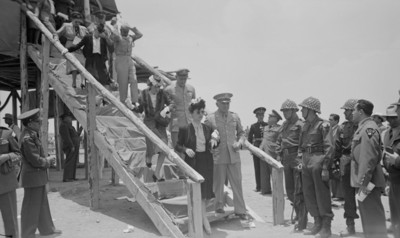 Mujeres en instalaciones militares en la representación de la Batalla de 5 de Mayo