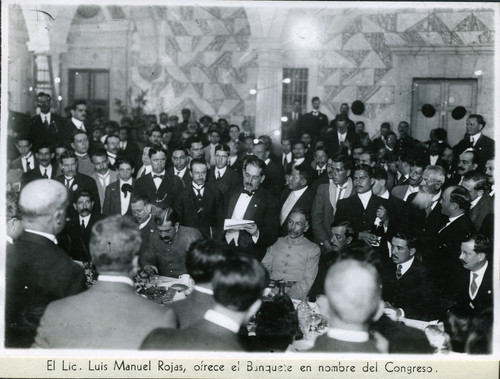 Luis Manuel Rojas ofrece un banquete en el Congreso