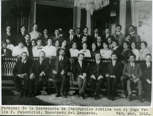 Personal de la Secretaría de Instrucción Pública con Félix F. Palavicini