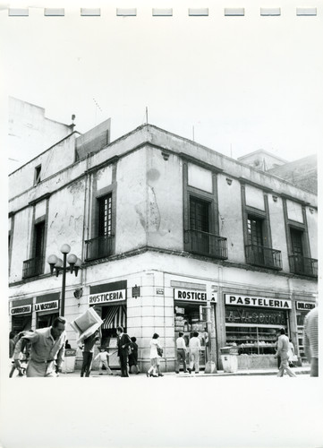 Panadería La Vasconia en las calles de la Palma y Tacuba