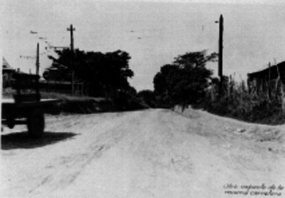 Camino rural de un poblado de Tamaulipas