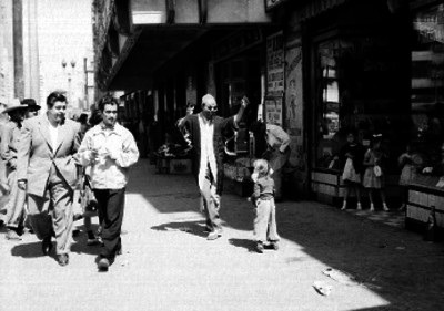Artistas callejeros actuando en la calle