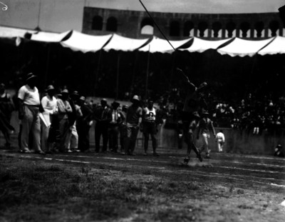Atleta en un lanzamiento de jabalina