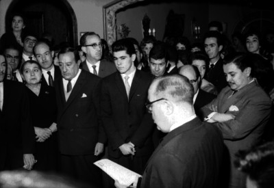 Enrique Alfaro durante su boda civil con Virgen Llarena