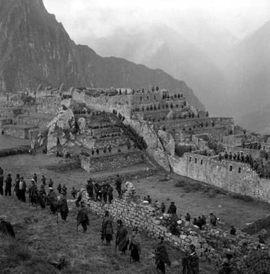 Quechuas en la zona arqueológica de Machu-Pichu