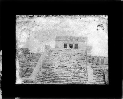 Templo de los Guerreros en Chichén Itzá, vista frontal