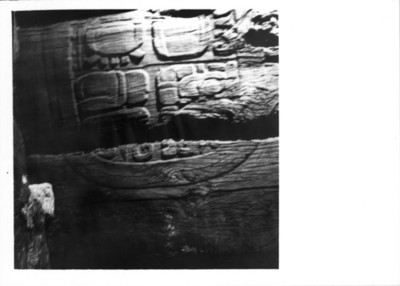 Glifo maya sobre madera, detalle